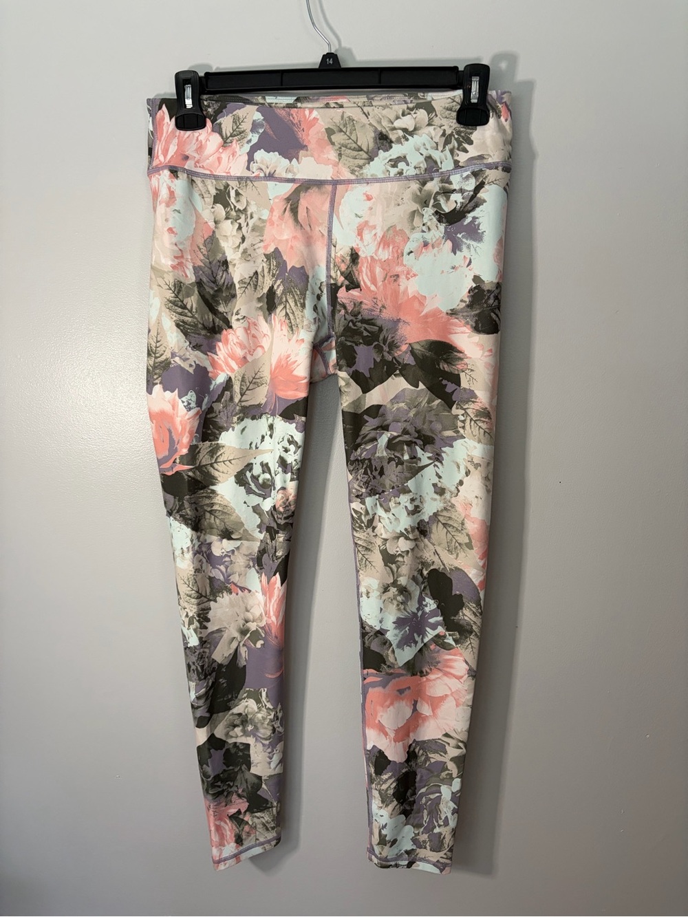 Fabletics POWERHOLD Floral Leggings in Pink, Mint & Gray